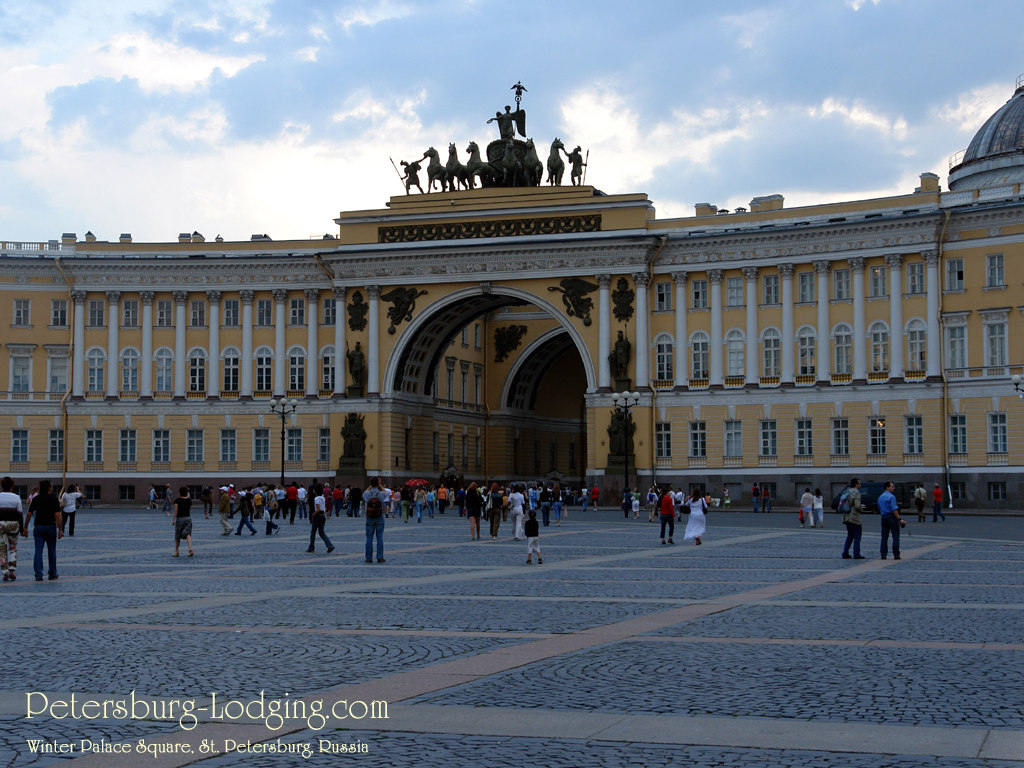 winter_palace_square_st_petersburg_russia